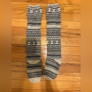 Women’s white and black winter socks
